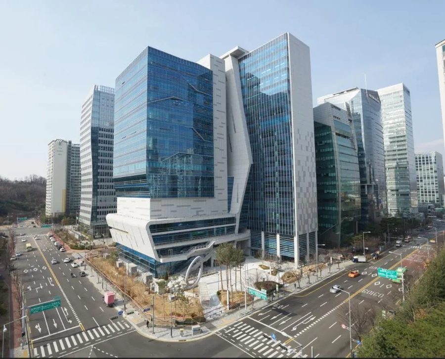 S-Plex Center